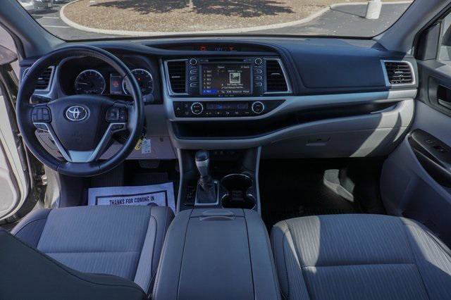 Certified 2019 Toyota Highlander Plus FWD image 4