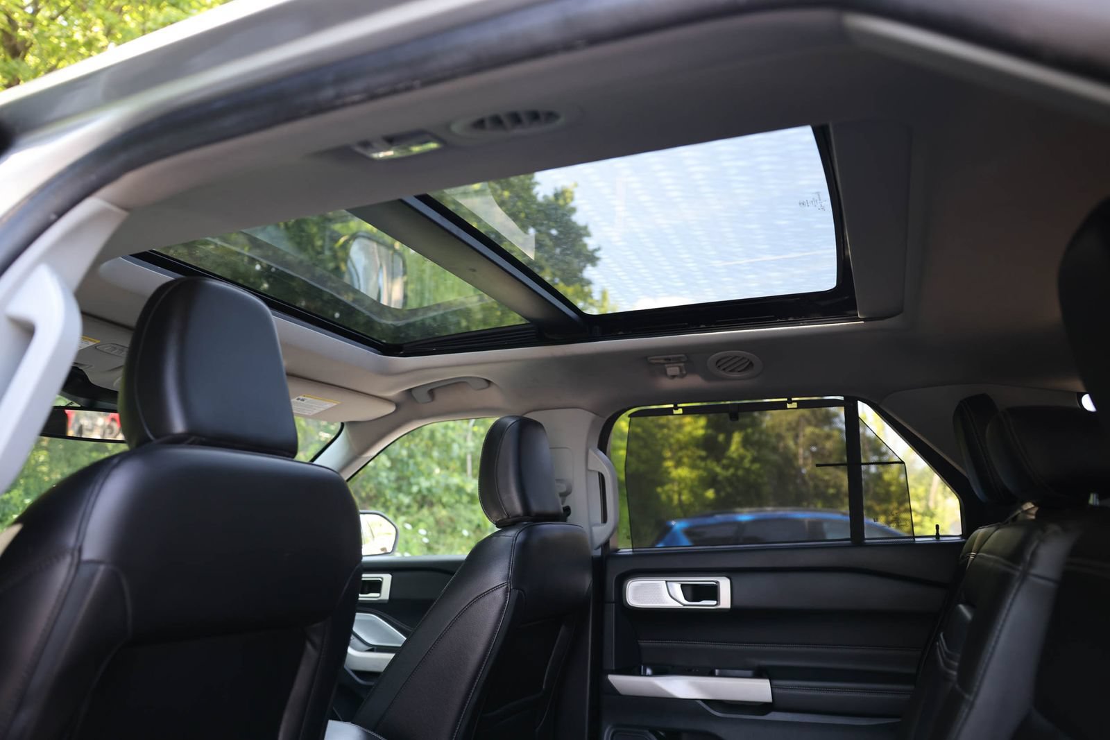 Certified 2023 Ford Explorer Limited w/ Limited Technology Package AWD/4WD image 29