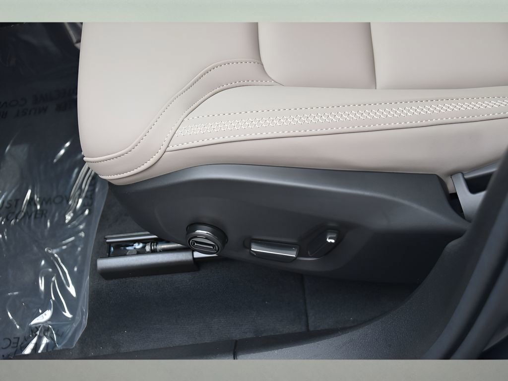 Certified 2026 Volvo XC60 B5 Core w/ Protection Package Premier image 34
