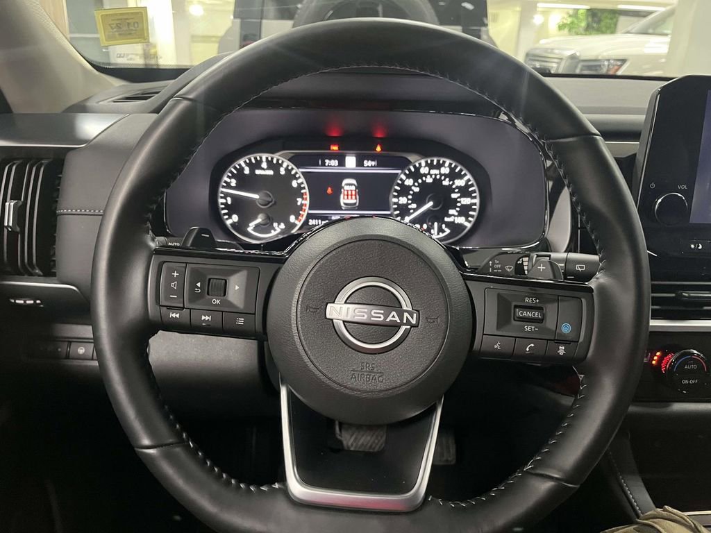 Used 2025 Nissan Pathfinder SL AWD/4WD image 22