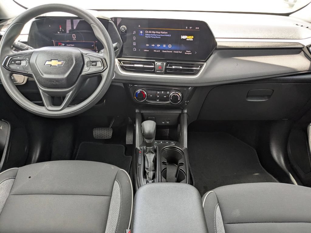 Used 2025 Chevrolet TrailBlazer LT AWD/4WD image 23