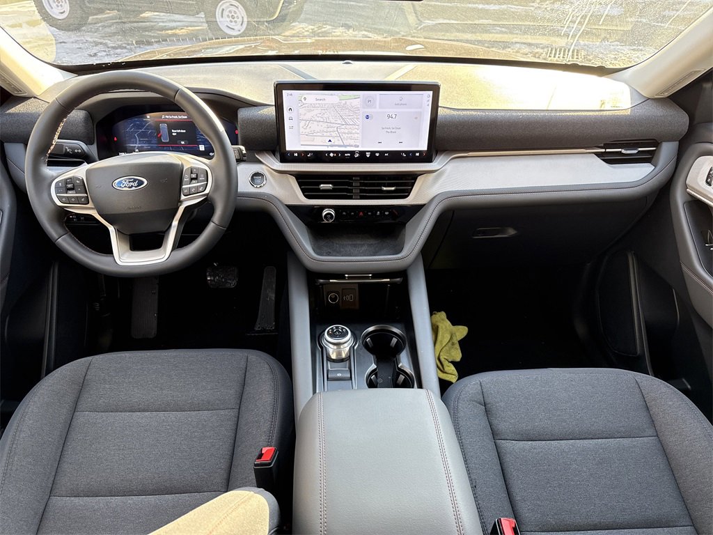 Used 2025 Ford Explorer Active image 10