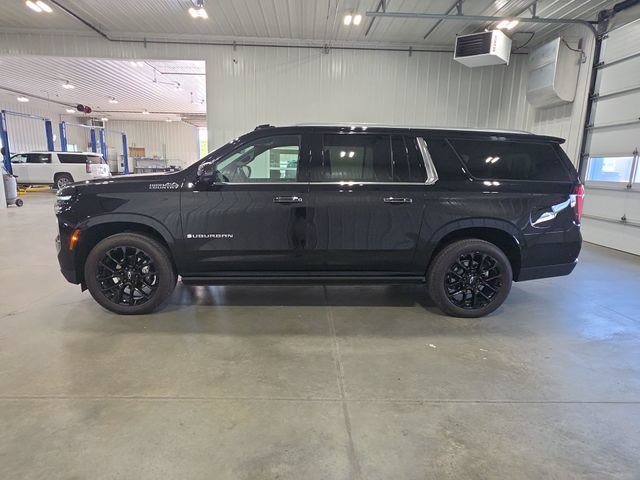 Used 2025 Chevrolet Suburban High Country AWD/4WD image 5