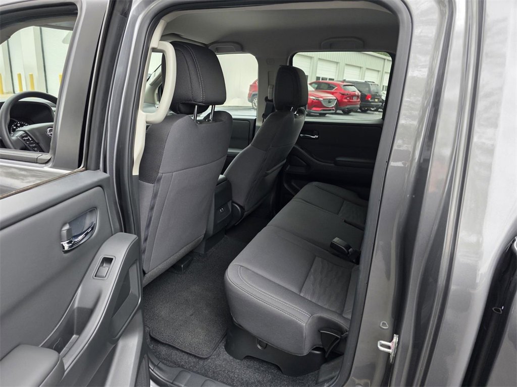 Used 2024 Nissan Frontier SV image 24