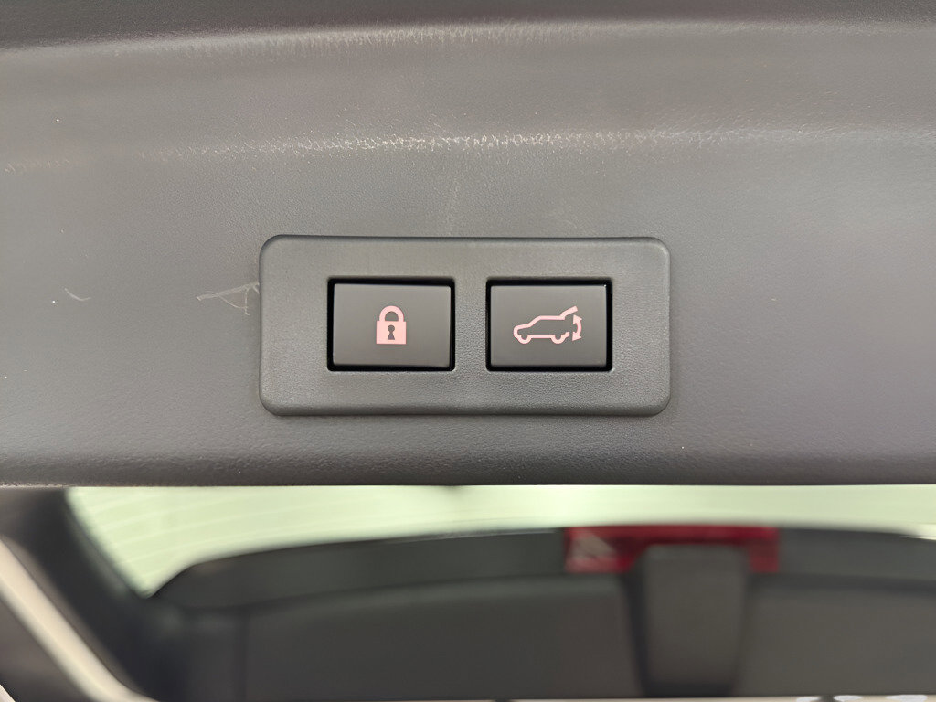 Used 2025 Subaru Ascent Bronze Edition image 10