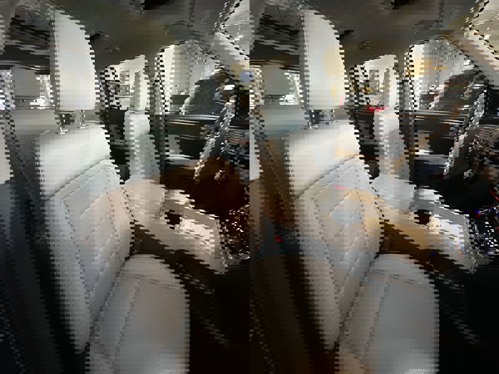 Used 2025 Hyundai Santa Fe Calligraphy image 29