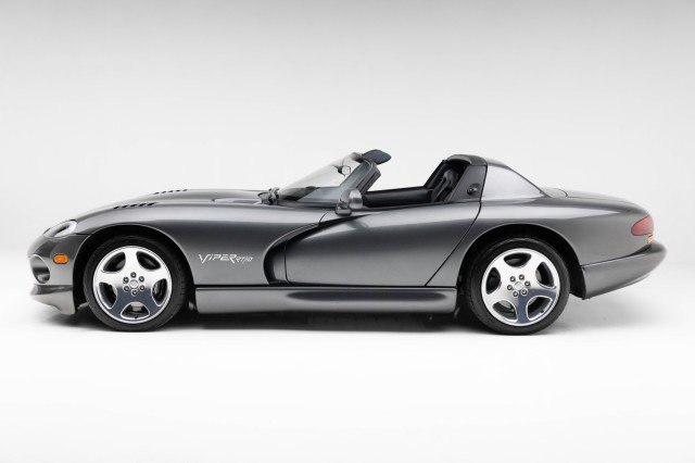 Used 2002 Dodge Viper RT/10 image 9