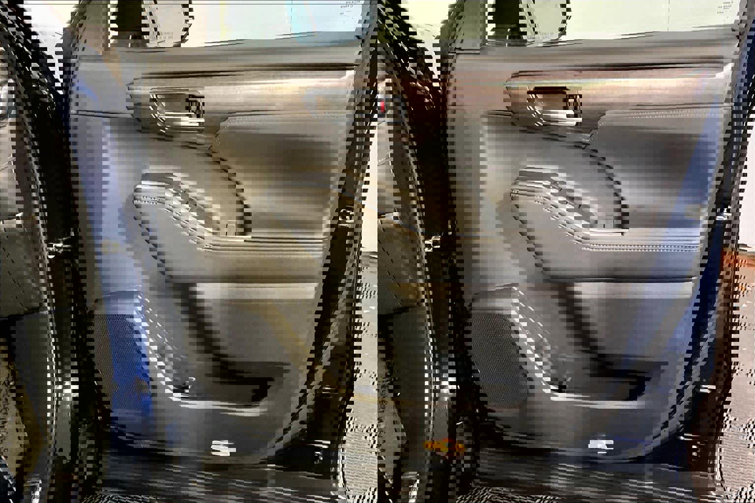 Used 2023 Toyota Highlander Platinum image 23