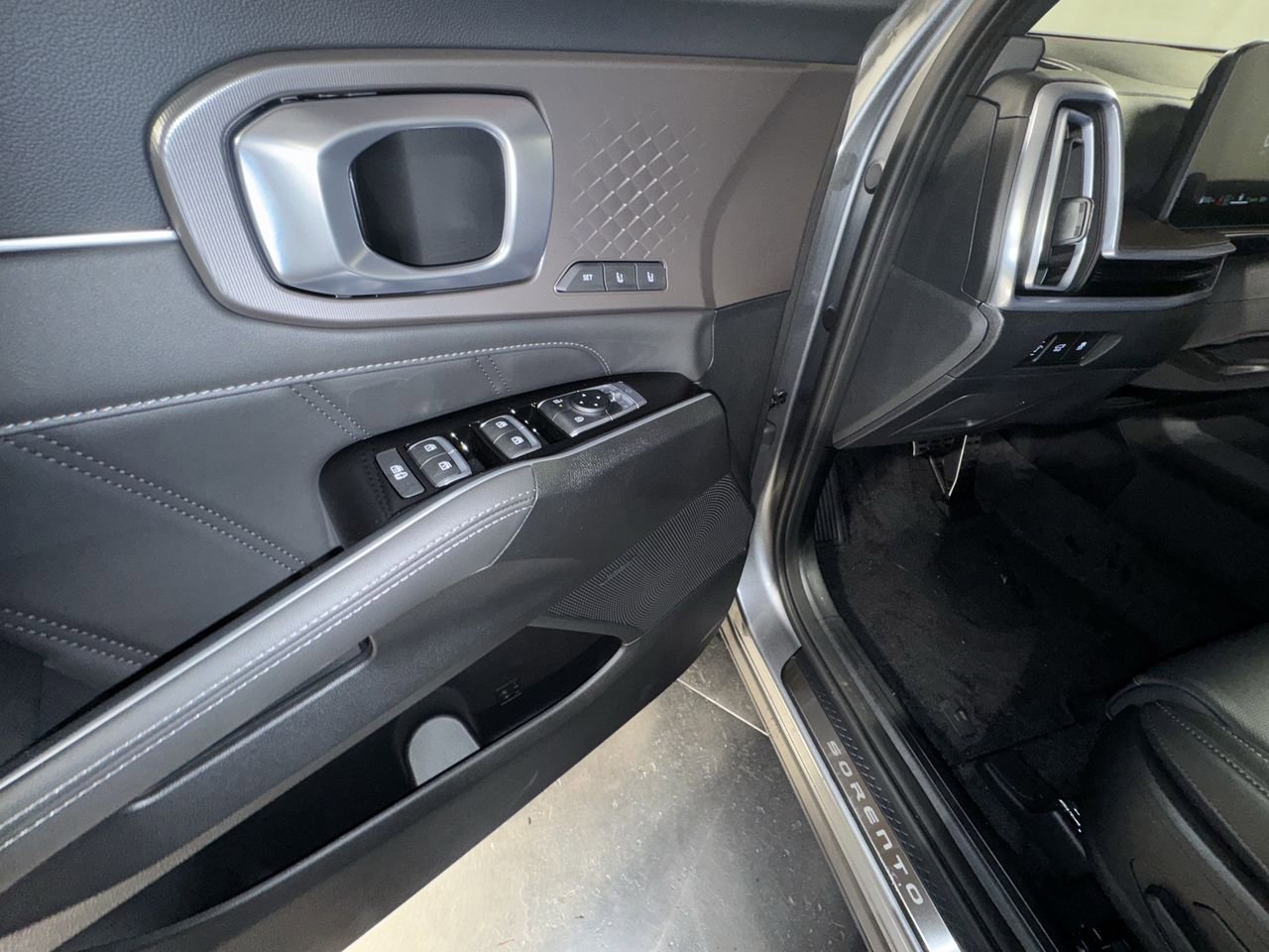 New 2026 Kia Sorento SX Prestige image 17