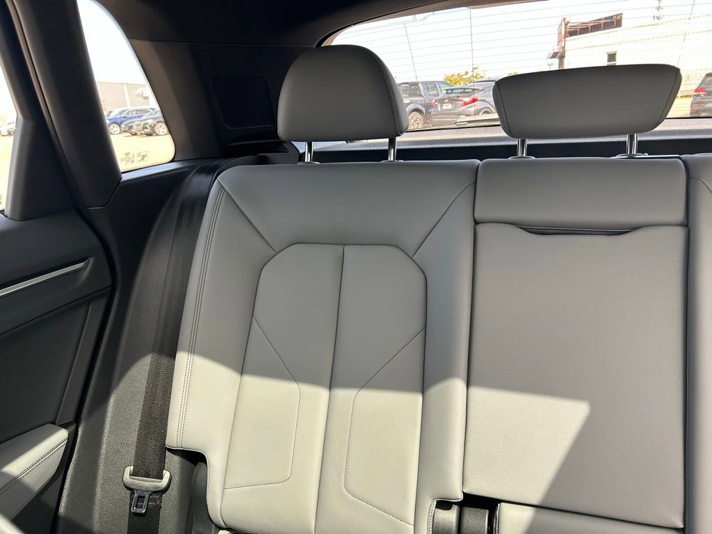 Used 2025 Audi Q3 2.0T Premium w/ Convenience Package image 13