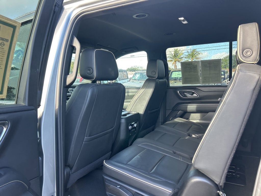 Used 2024 GMC Yukon XL SLT image 35