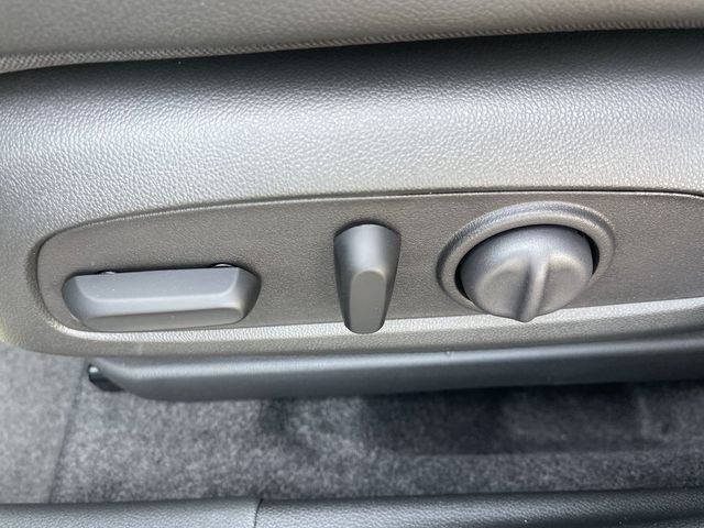 New 2026 Chevrolet Trax RS w/ Sunroof Package FWD image 12