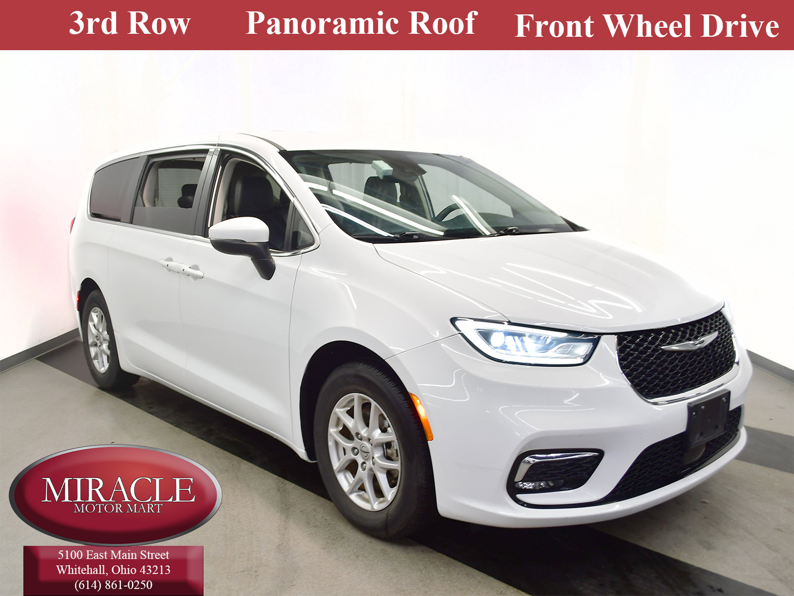 Used 2023 Chrysler Pacifica Touring-L image 1