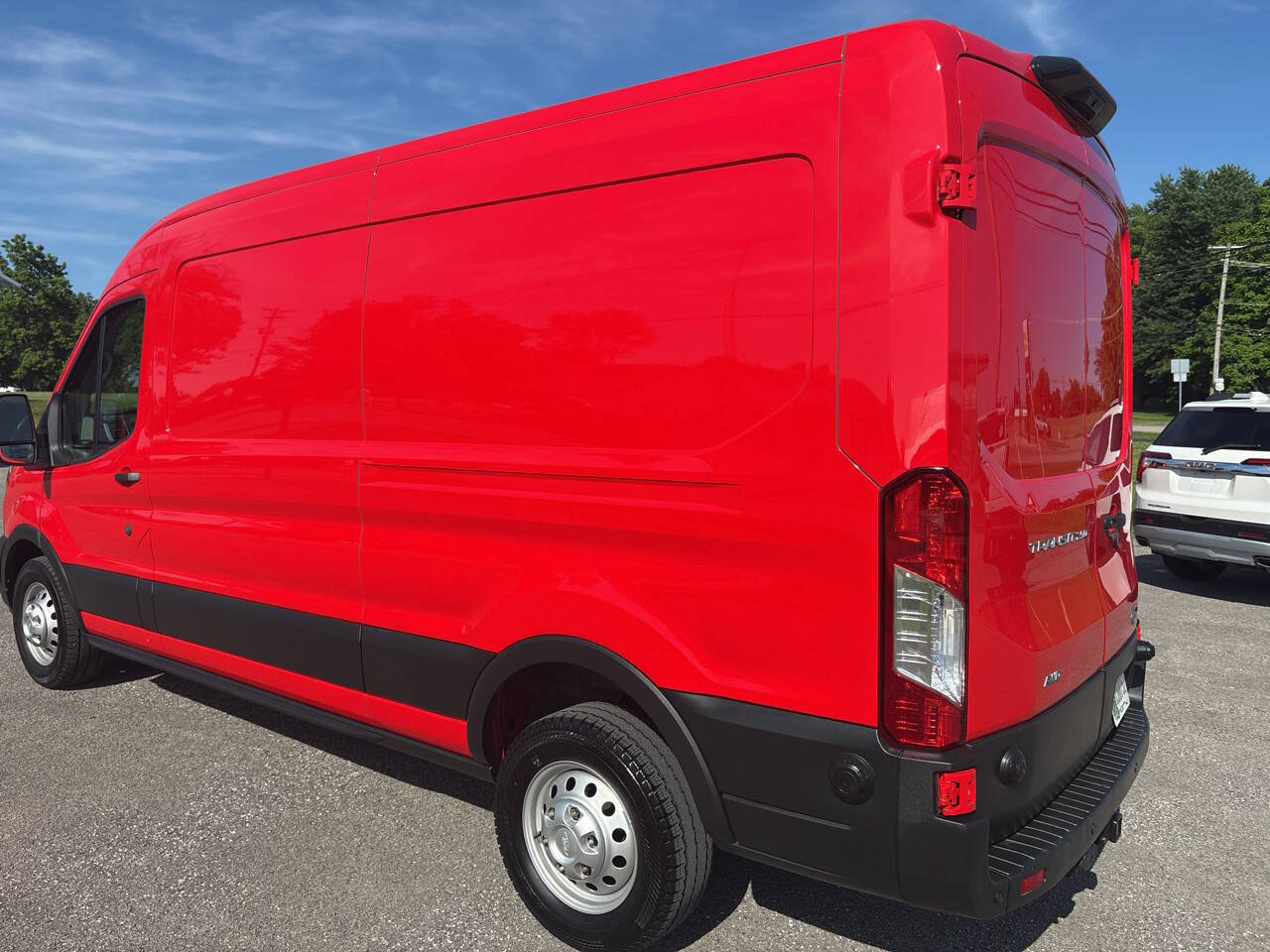 Used 2023 Ford Transit 250 Medium Roof AWD image 10