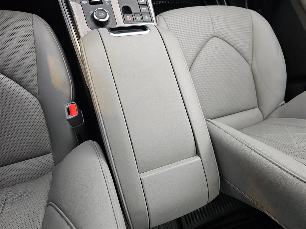 Used 2023 Toyota Highlander Platinum image 29