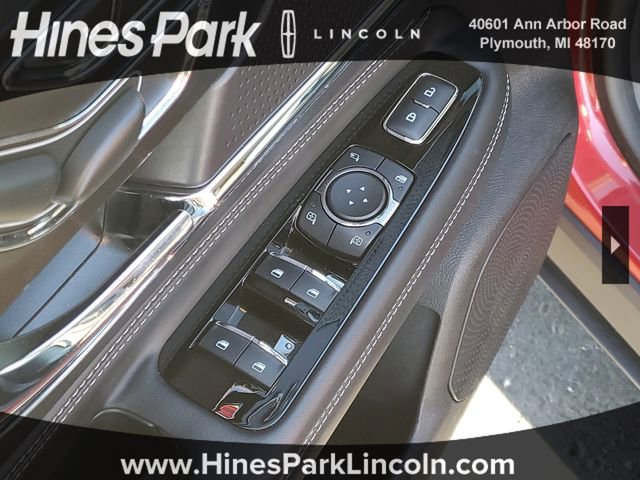 Used 2023 Lincoln Corsair AWD image 10