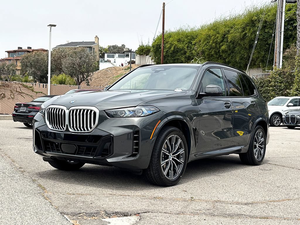 New 2026 BMW X5 xDrive40i w/ M Sport Package AWD/4WD image 3