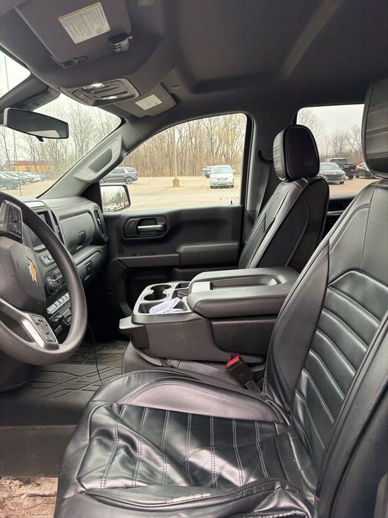 Used 2021 Chevrolet Silverado 1500 Custom w/ LPO, Dark Essentials Package AWD/4WD image 5