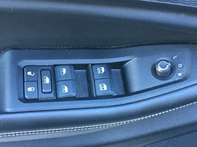 Used 2024 Jeep Grand Cherokee L Laredo w/ Luxury Tech Group I image 14