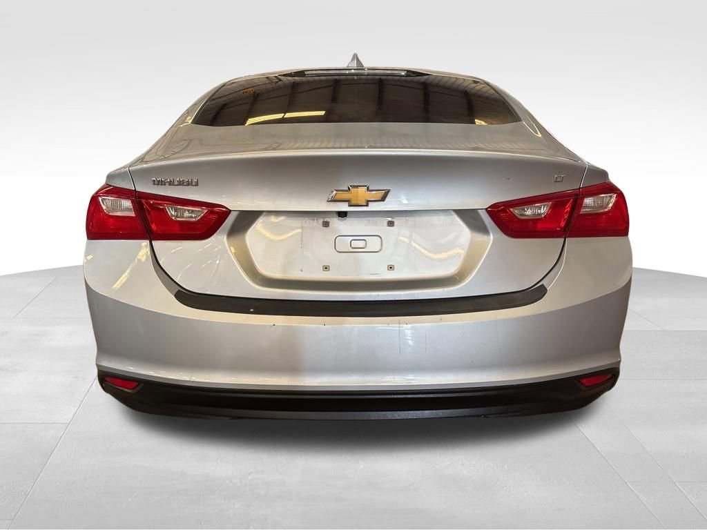 Used 2017 Chevrolet Malibu LT image 4