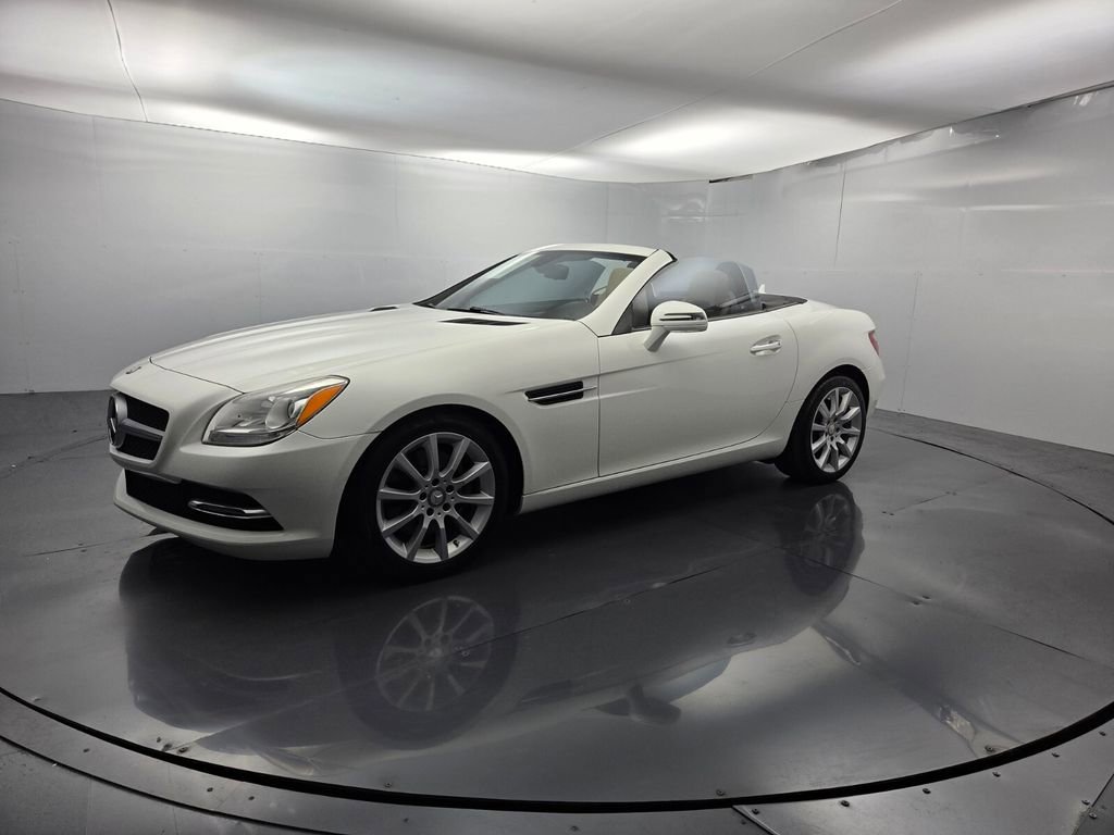 Used 2016 Mercedes-Benz SLK 300 image 5