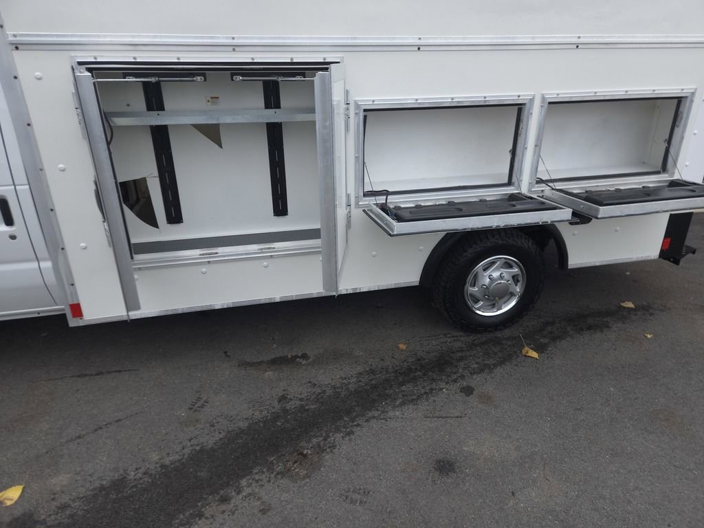 Used 2022 Ford E-350 and Econoline 350 Super Duty w/ Power Windows & Locks Group RWD image 4