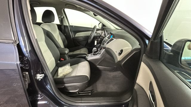 Used 2016 Chevrolet Cruze LS FWD image 29