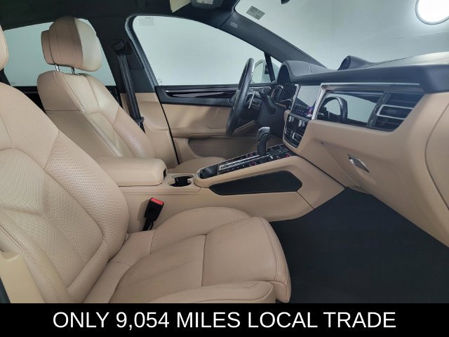 Used 2024 Porsche Macan AWD/4WD image 17