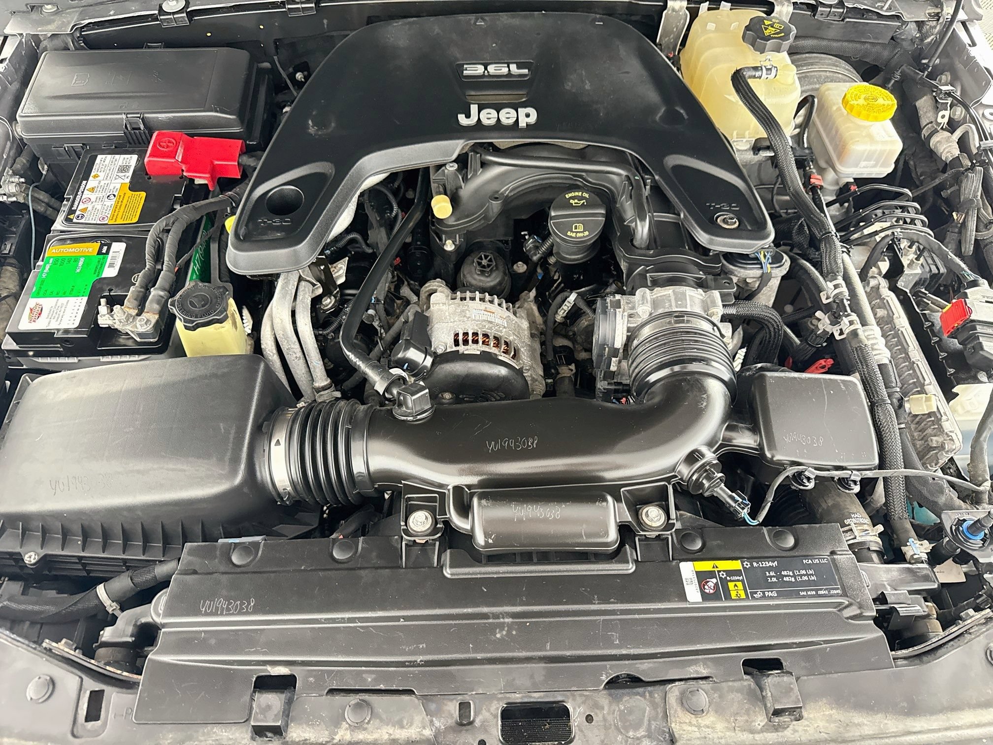 Used 2018 Jeep Wrangler Unlimited Sahara w/ Uconnect 4C Nav & Sound Group AWD/4WD image 10