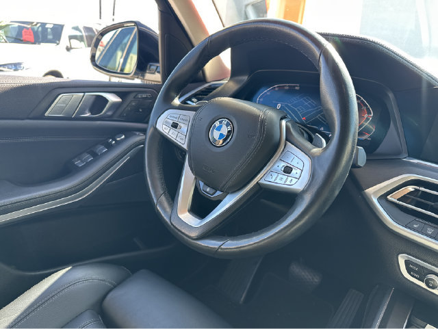Used 2022 BMW X7 xDrive40i w/ Premium Package AWD/4WD image 5