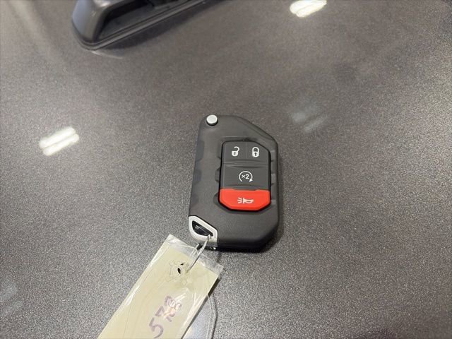 Used 2023 Jeep Wrangler Willys image 27
