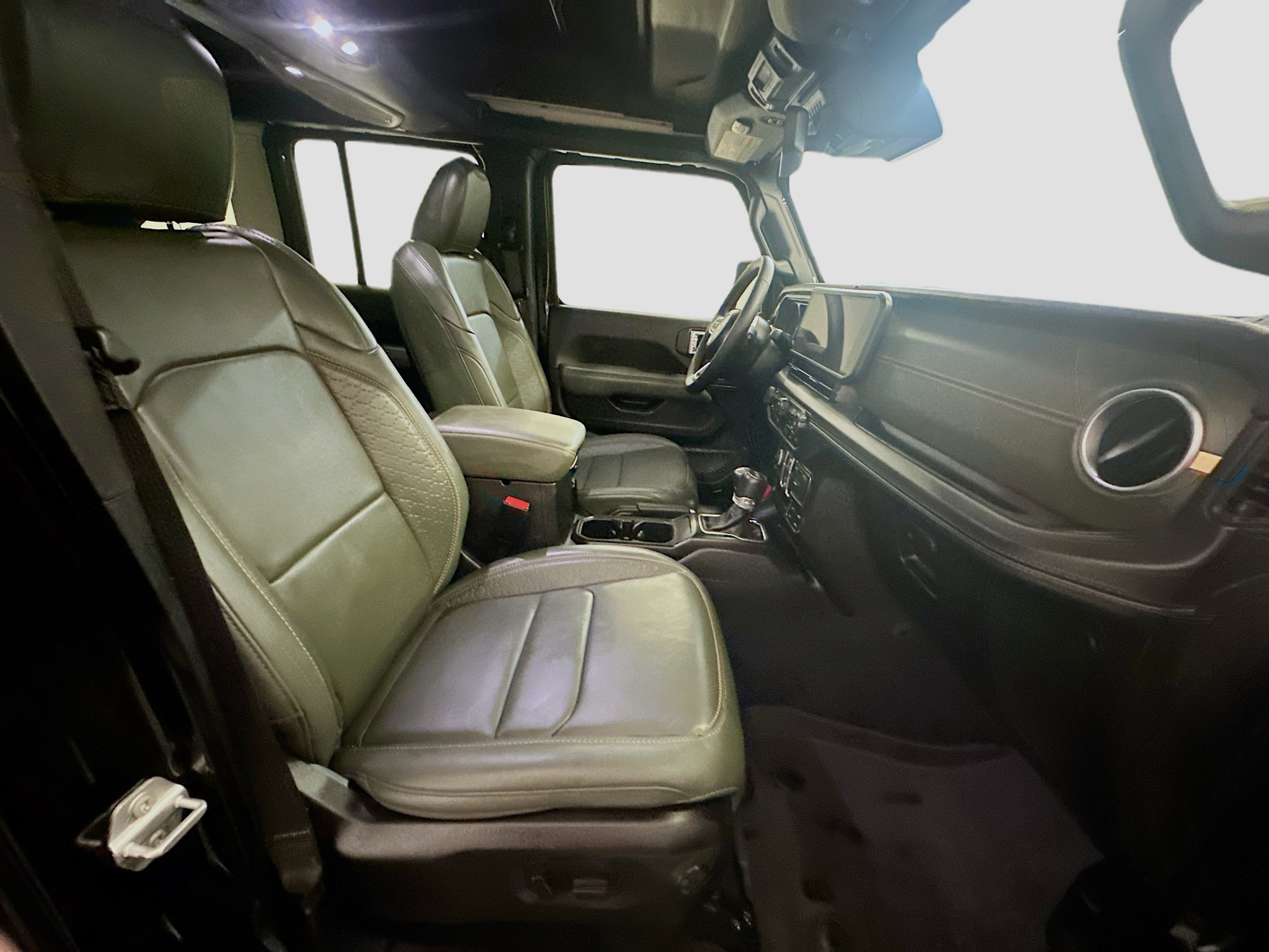 Used 2024 Jeep Wrangler High Altitude image 32