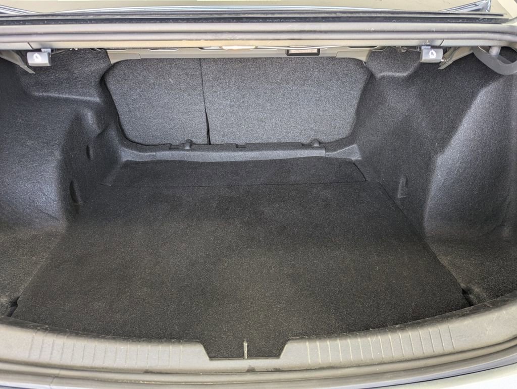 Used 2025 Chevrolet Malibu LT image 24