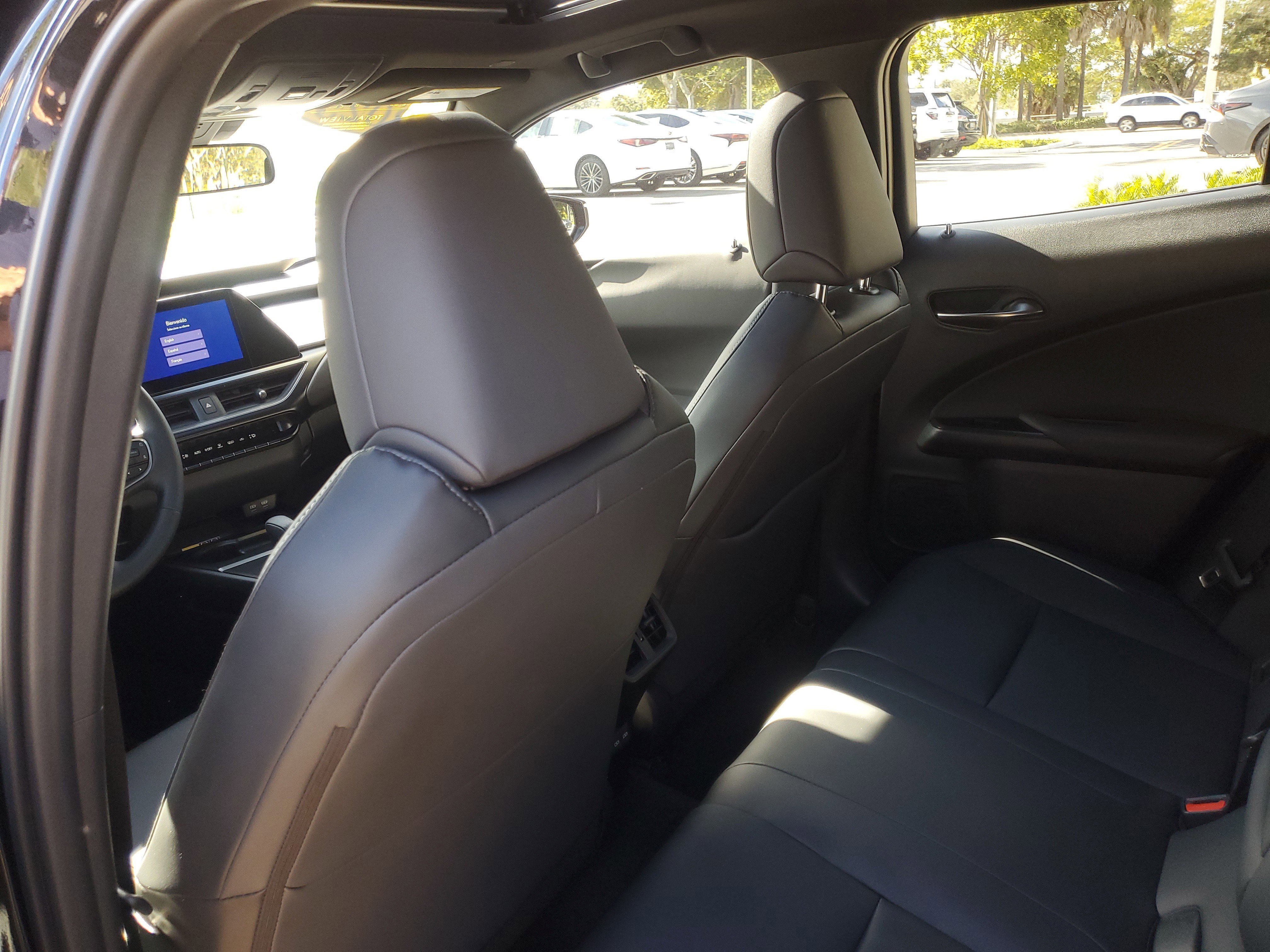 Used 2025 Lexus UX 300h FWD image 11