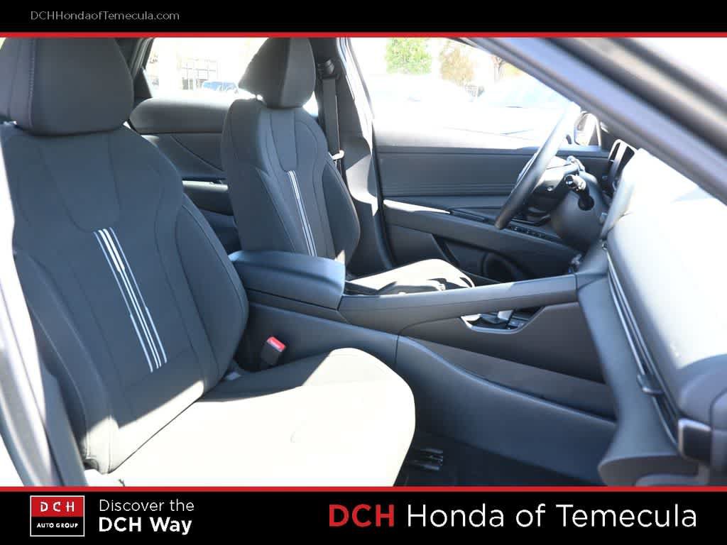 Used 2025 Hyundai Elantra Sport FWD image 21