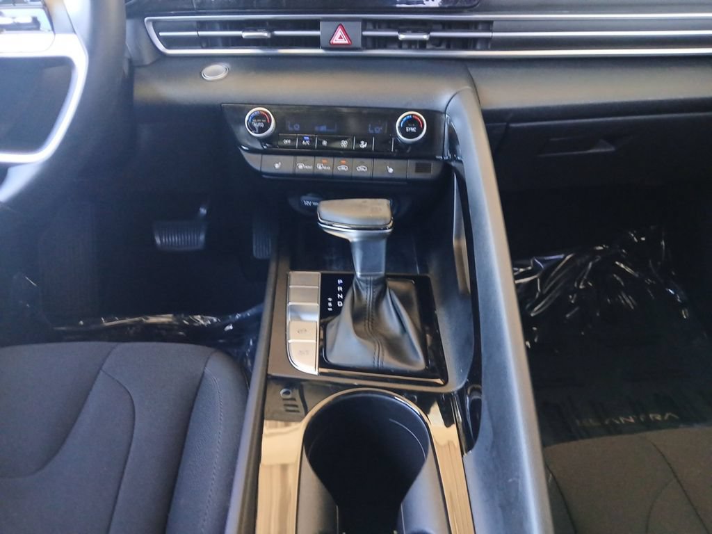 Used 2021 Hyundai Elantra SEL w/ Convenience Package FWD image 10