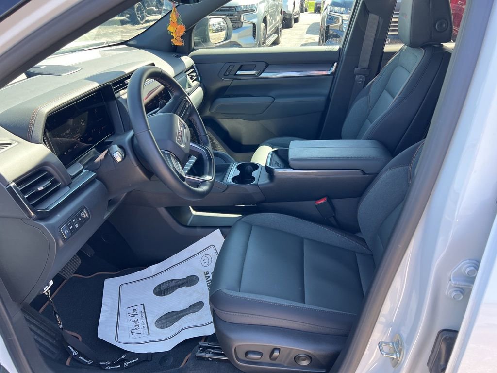 Used 2026 GMC Terrain AT4 w/ Technology Package II image 3