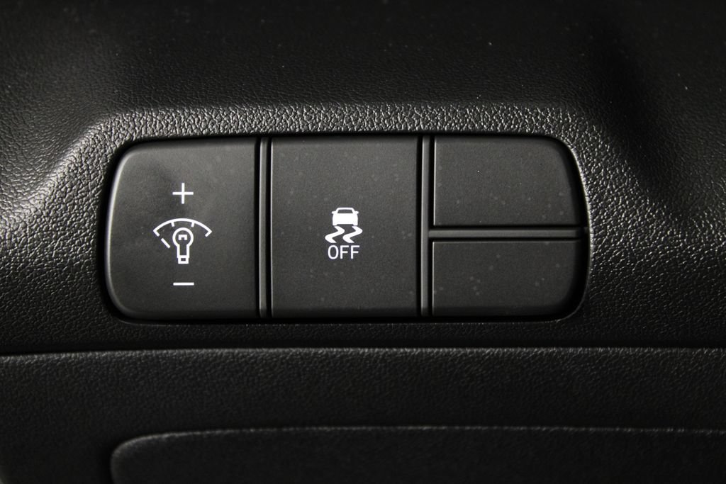 Certified 2026 Hyundai Elantra Sport FWD image 24