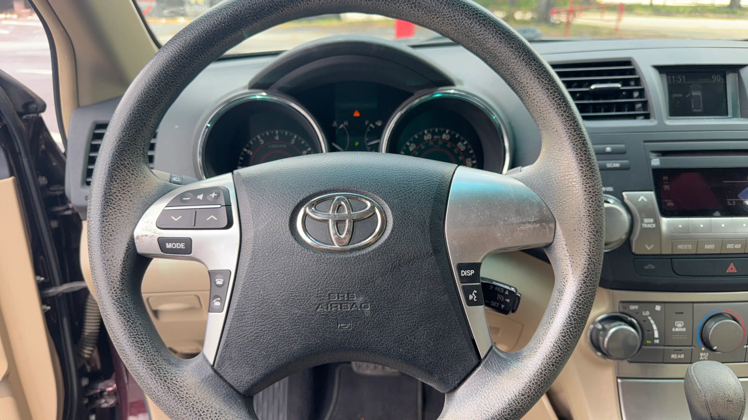 Used 2012 Toyota Highlander 4WD w/ Tech Pkg image 10
