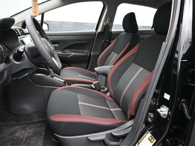 New 2025 Nissan Versa SR w/ Trunk Package image 18