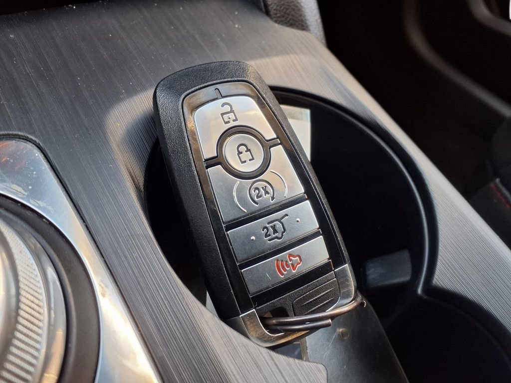 Used 2022 Ford Escape SEL w/ SEL Stealth AWD Package image 17