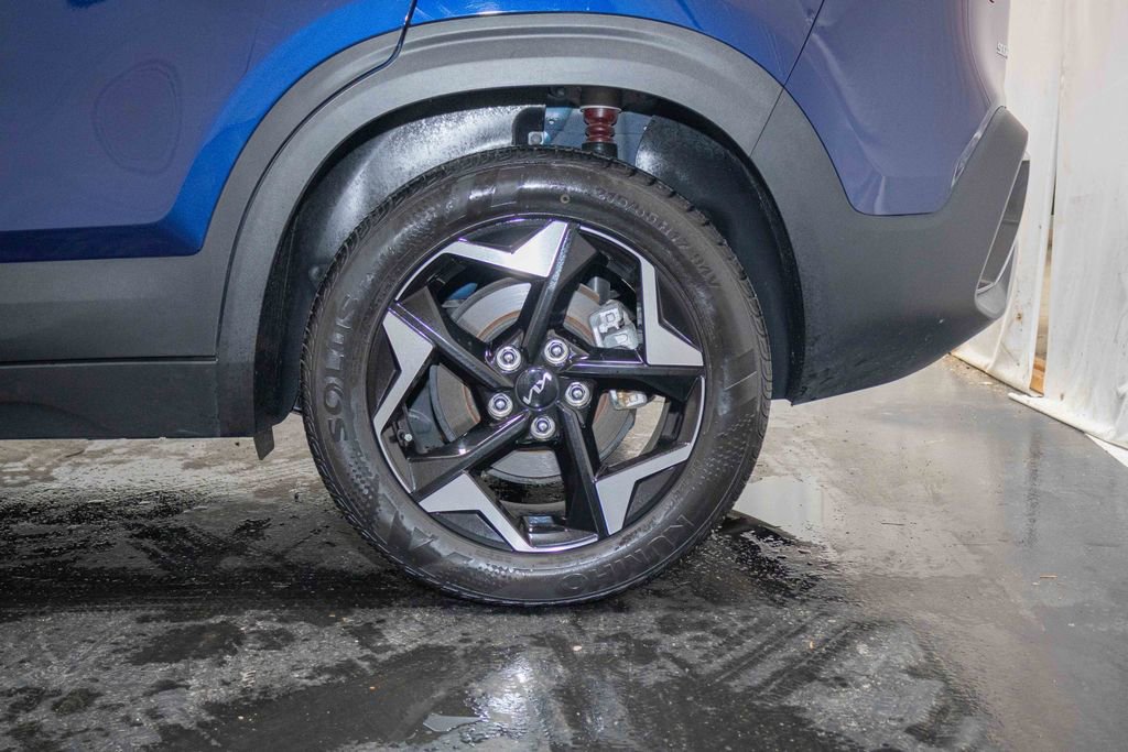 Used 2024 Kia Seltos EX image 9