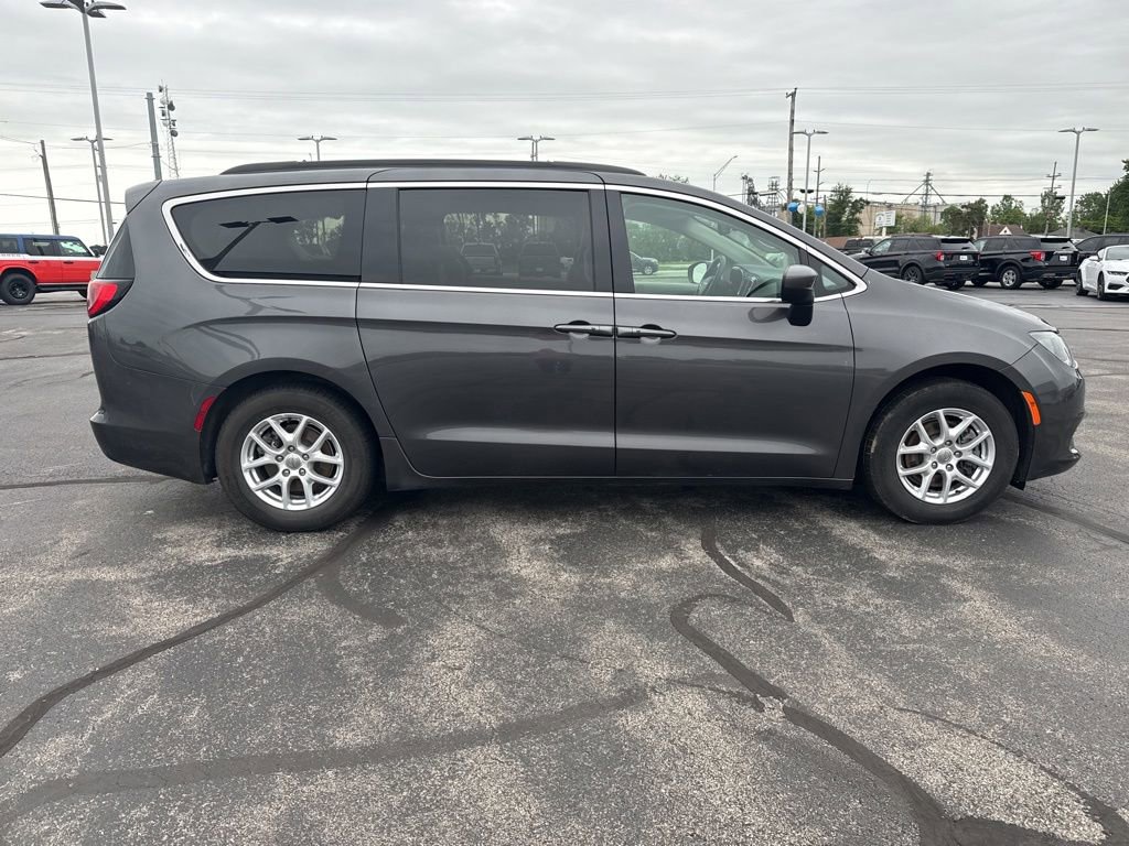 Used 2020 Chrysler Voyager Lxi FWD image 8