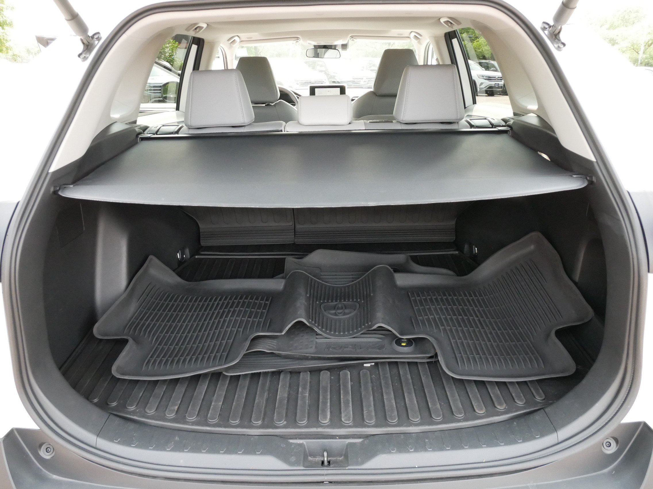 Used 2025 Toyota RAV4 XLE Premium w/ Weather Package AWD/4WD image 18