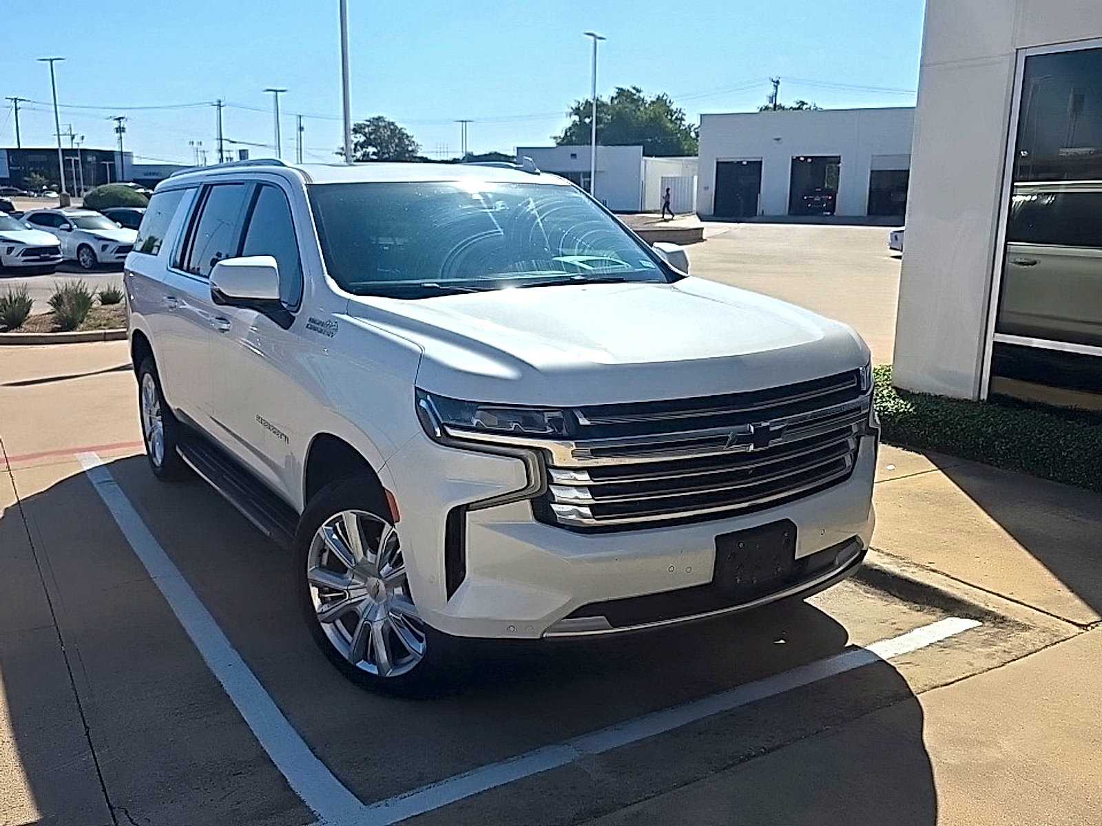 Used 2021 Chevrolet Suburban High Country RWD image 5