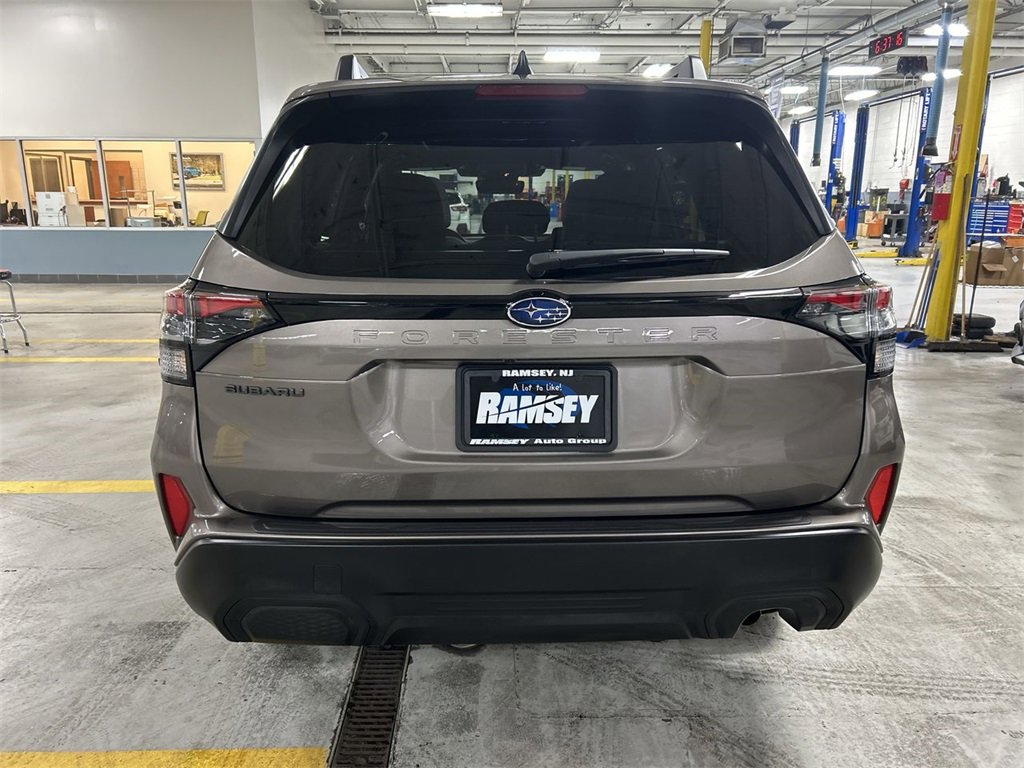 Certified 2025 Subaru Forester Premium image 7