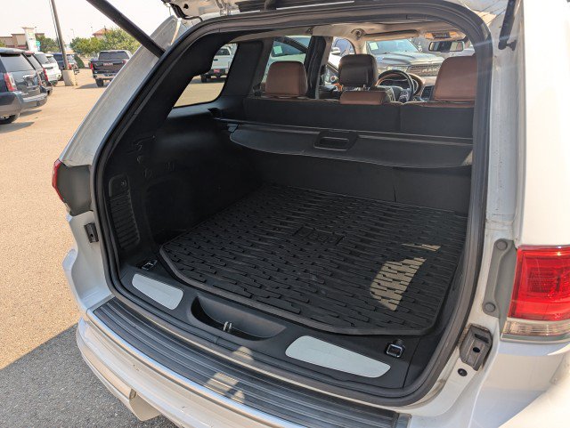 Used 2016 Jeep Grand Cherokee Summit w/ Platinum Series Group AWD/4WD image 33