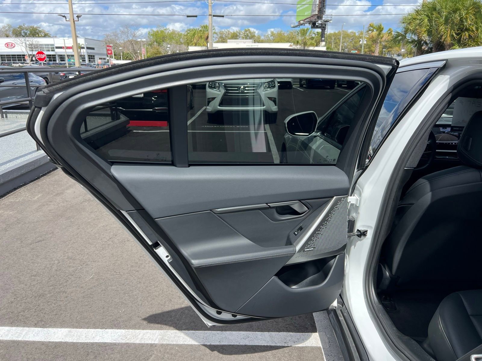 Used 2024 BMW 530i image 42