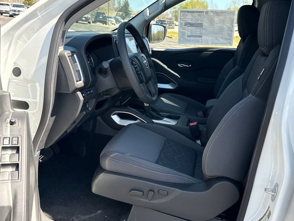 New 2025 Nissan Frontier SV w/ SV Convenience Package image 9