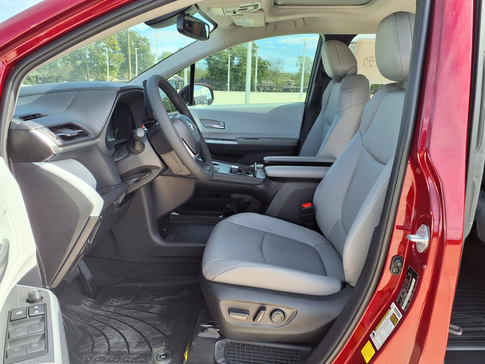 New 2026 Toyota Sienna XLE FWD image 23